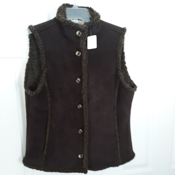 L.L. Bean Jackets & Blazers - L.L Bean Sherpa Vest Womans size M EUC